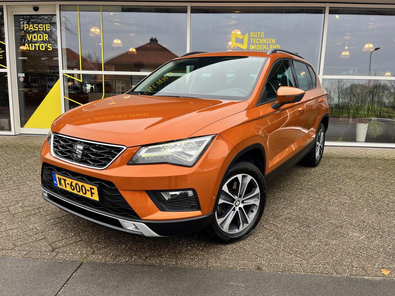 Seat Ateca - STYLE 1.0 TSI LED/CRUISE CONTROLE/CARPLAY/CAMERA/PDC - AutoWereld.nl