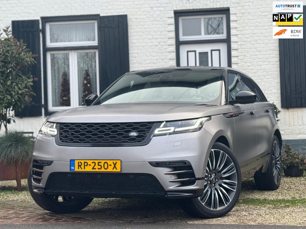 Land Rover Range Rover Velar - 3.0 V6 AWD First Edition|Camera|Massage|BOMVOL| - AutoWereld.nl