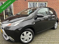 Toyota Aygo - 1.0 VVT-i x-play CAMERA / AIRCO / BLUETOOTH