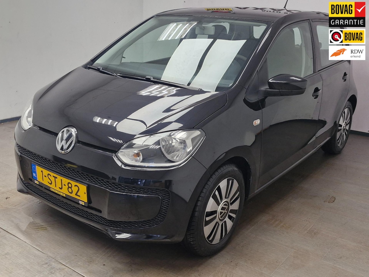 Volkswagen Up! - 1.0 move up! BlueMotion AIRCO ! NAVIGATIE ! GARANTIE ! - AutoWereld.nl