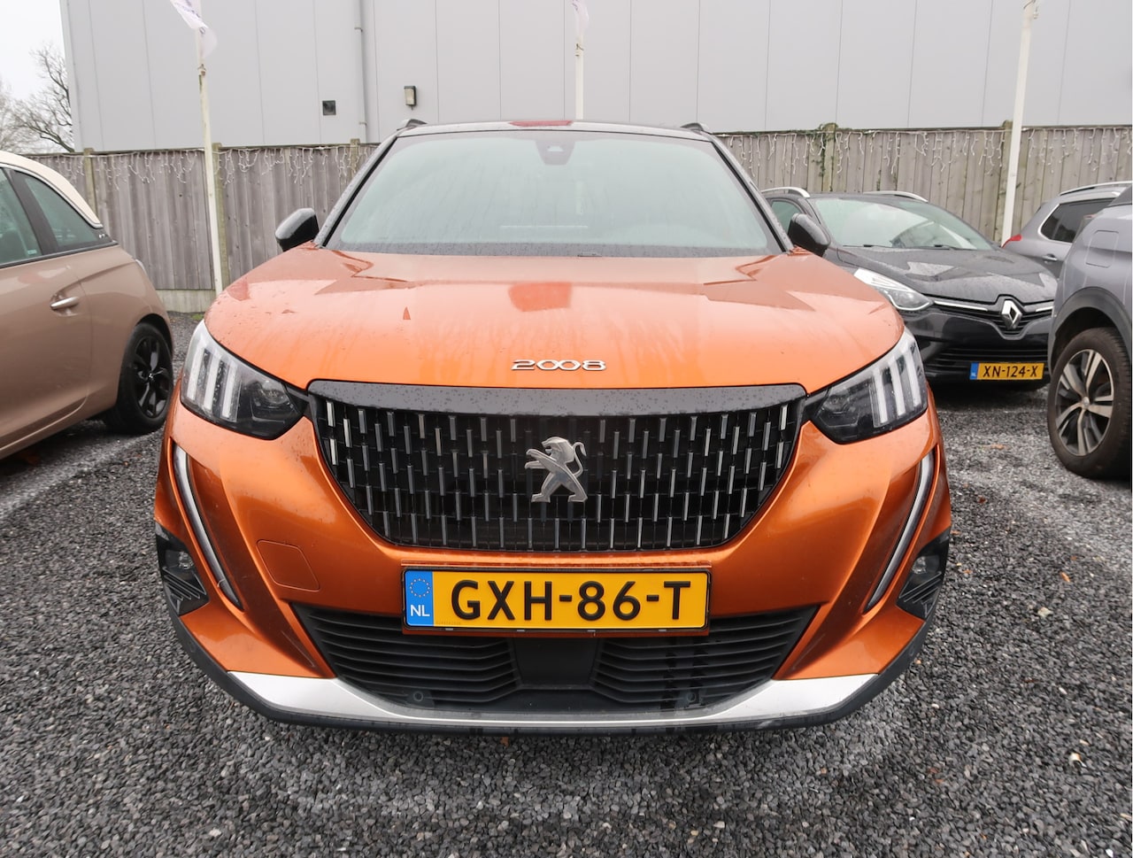 Peugeot 2008 - 130 Pk * GT-Line * AUTOMAAT * EAT6 * * Zwart Lederen interieur * Navigatie * Massage Stoel - AutoWereld.nl