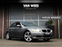 BMW 3-serie Coupé - 325i E92 High Executive | NL auto | 218 pk | 6-cilinder | 18 inch | Navi | Sportstuur | Xe