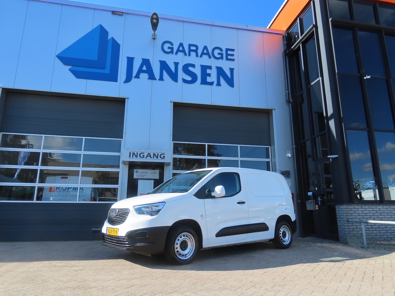 Opel Combo - 1.5D L1H1 Edition Airco Cruise - AutoWereld.nl