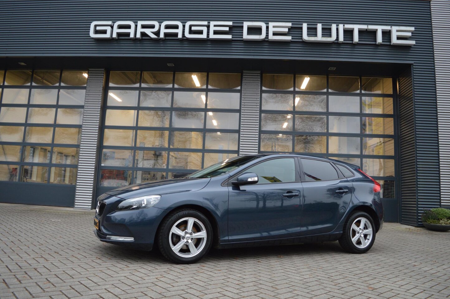 Volvo V40 - 2.0 D2 Inscription 2.0 D2 Inscription - AutoWereld.nl