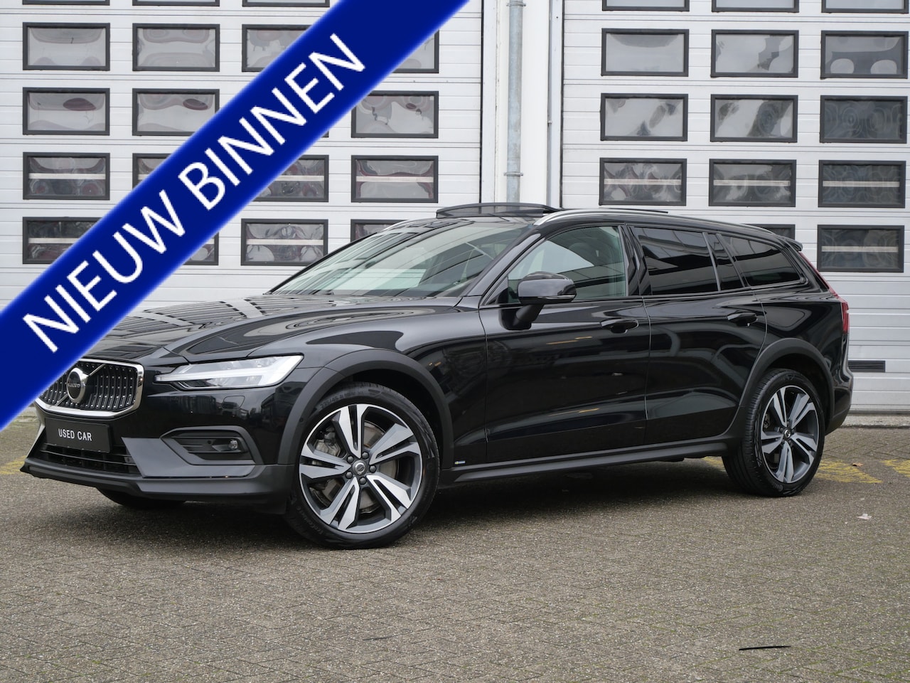 Volvo V60 Cross Country - B5 AWD Ultimate | CarPlay | Stoel + stuurverwarming | H&K Audio - AutoWereld.nl