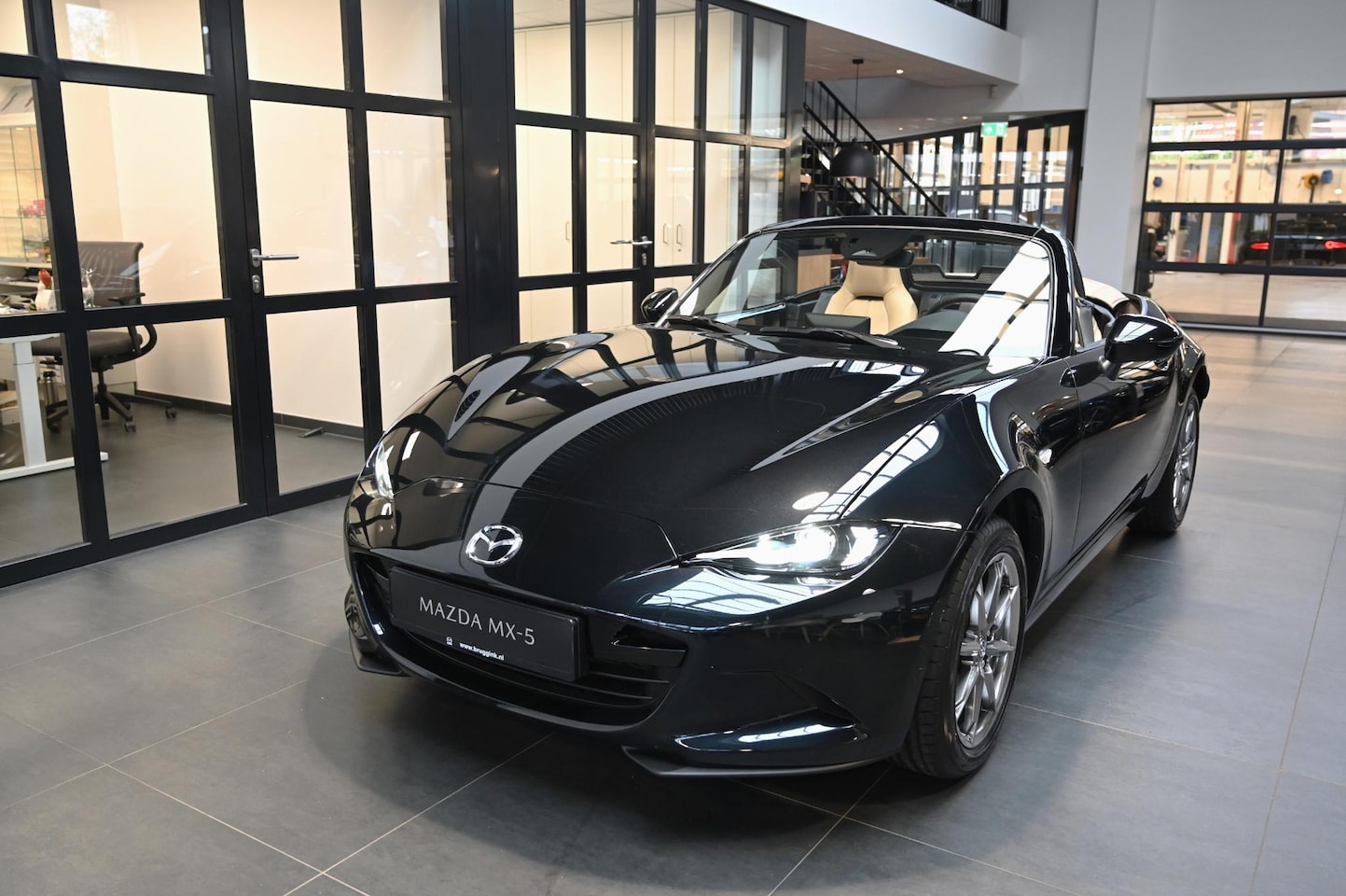 Mazda MX-5 - SkyActiv-G 132 6MT Kazari *Actie: nu met €3.000 inruilvoordeel* - AutoWereld.nl