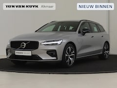 Volvo V60 - B3 163PK Automaat Plus Dark / Panoramisch Dak / Trekhaak / Parkeerverwarming / 360gr Camer