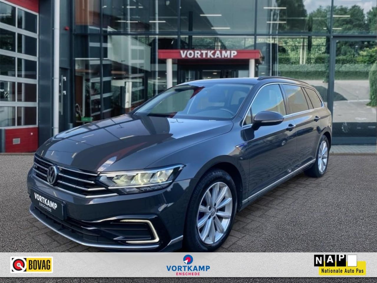 Volkswagen Passat Variant - 1.4 TSI DSG GTE CAMERA/NAVI/CARPLAY/STOELVERW/ACC - AutoWereld.nl