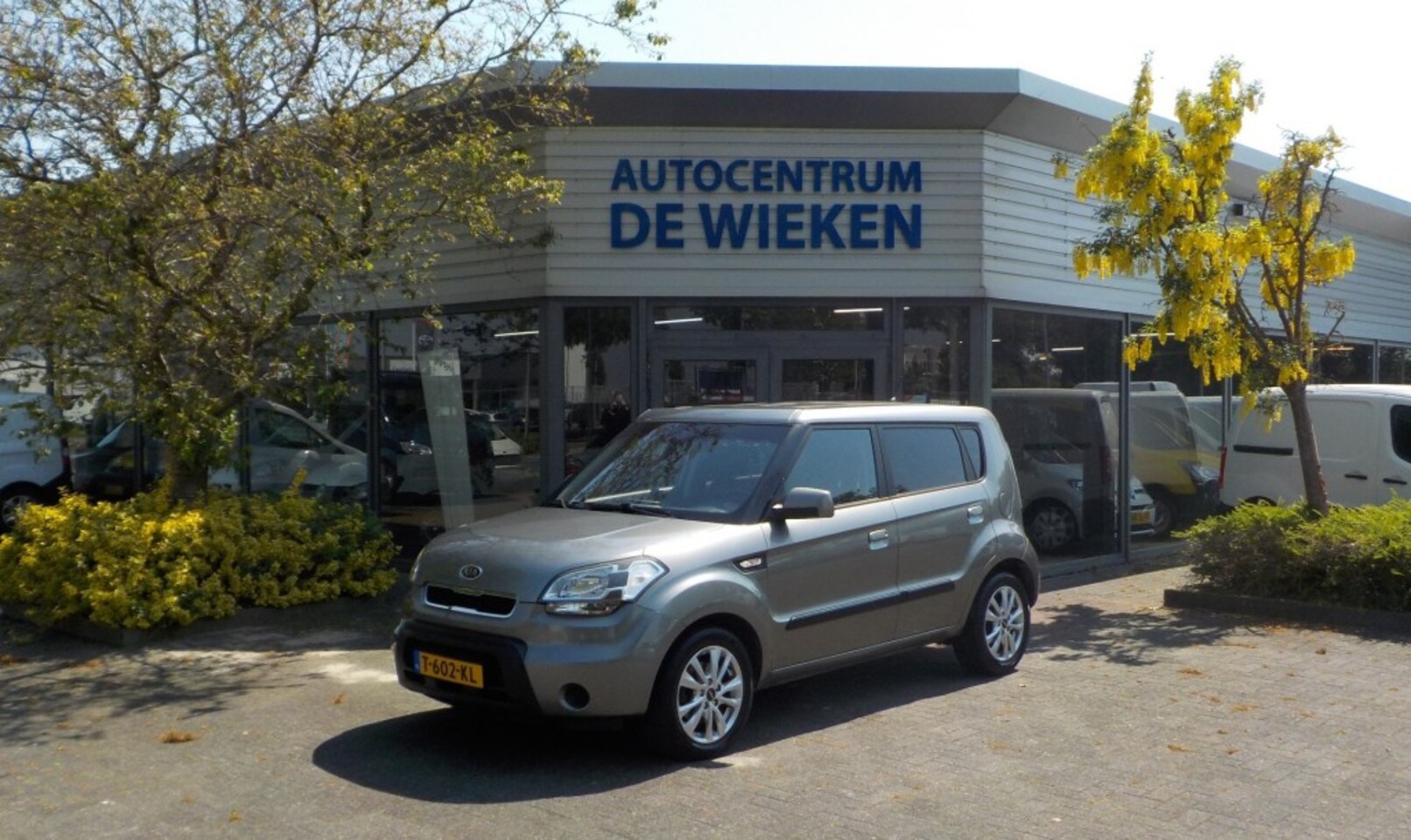 Kia Soul - 1.6 X-TRA AIRCO ELEKTRISCH PAKKET LM VELGEN APK GEKEURD TOT 04-0 - AutoWereld.nl