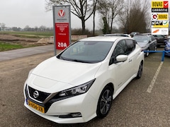 Nissan LEAF - Tekna 40 kWh | Origineel Nederlands | Cruise Control | Camera | All Season banden