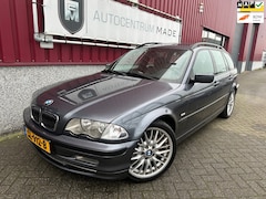 BMW 3-serie Touring - 330i Executive // Automaat // Leer // Schuif.dak // Xenon