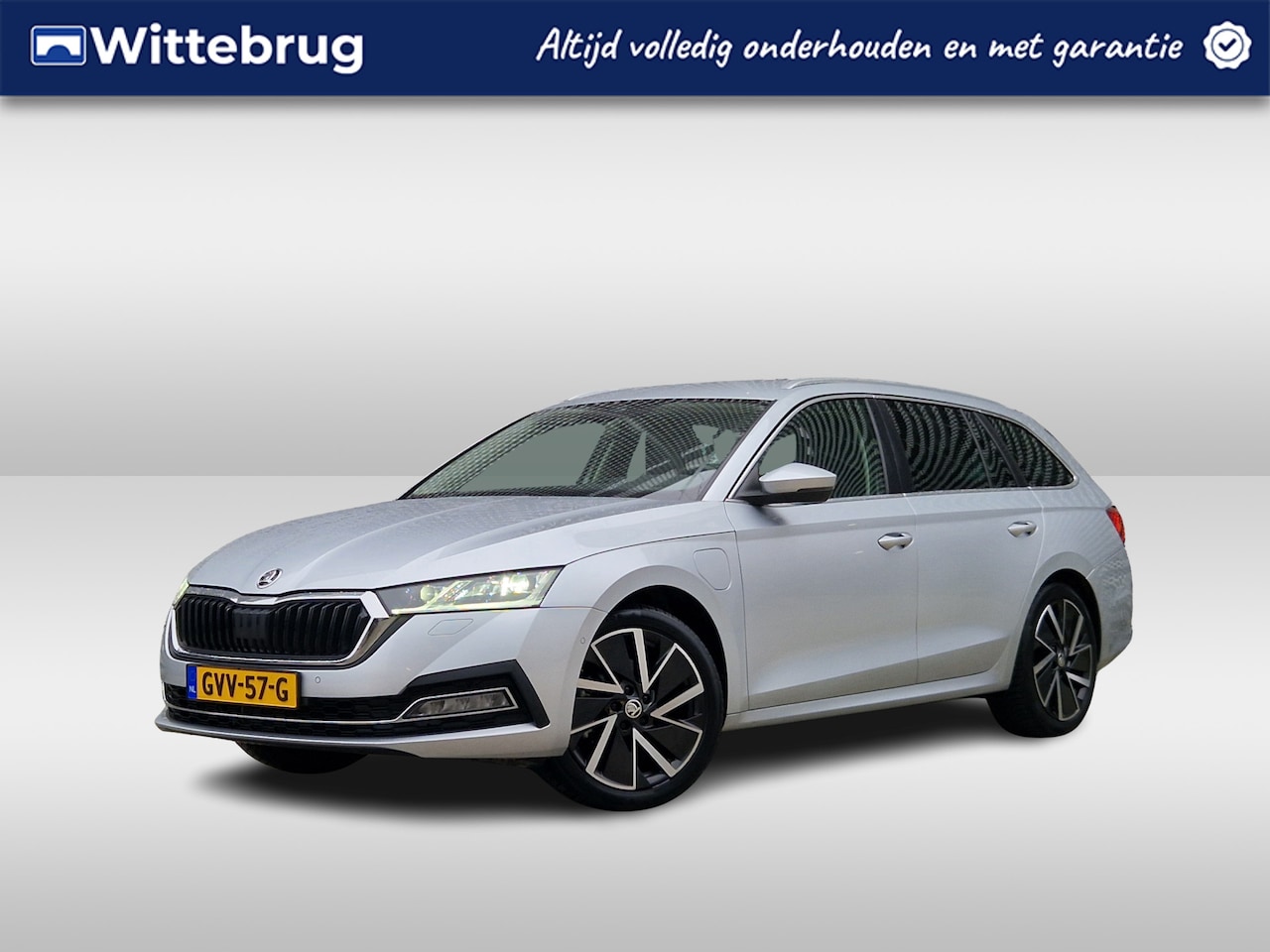 Skoda Octavia Combi - 1.4 TSI iV PHEV 204PK DSG Style / 18" LMV / LED Matrix / Memory Seats / Stuur & Stoelverwa - AutoWereld.nl