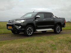 Toyota HiLux - 2.4 D-4D-F Double Cab Professional "Black Platinum"