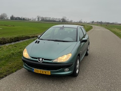 Peugeot 206 - 1.4 Gentry