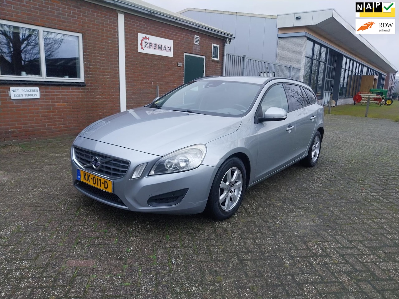 Volvo V60 - 1.6 // Vol Opties // Volleding Onderhouden // Navi Full Map! - AutoWereld.nl