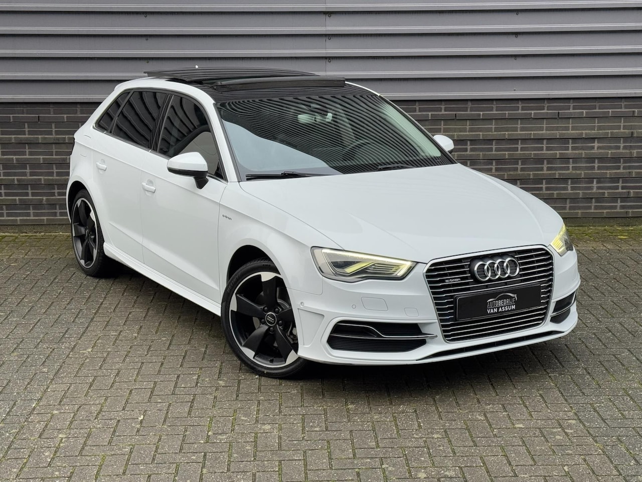 Audi A3 Sportback - 1.4 e-tron | Pano | Camera | Leder | Navi - AutoWereld.nl