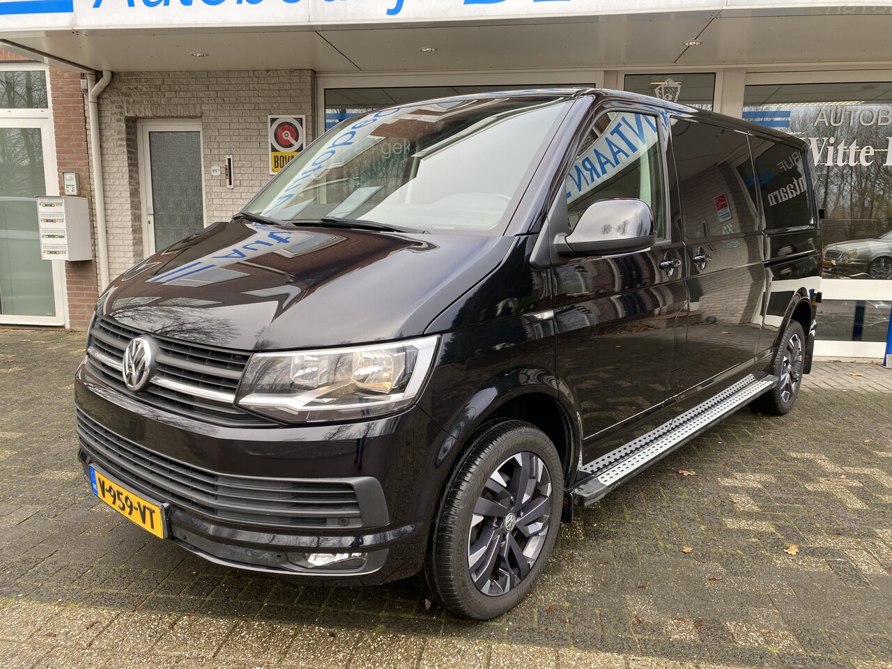 Volkswagen Transporter - 2.0 TDI L2H2 Comfortline L/M /Side Skirts/ - AutoWereld.nl