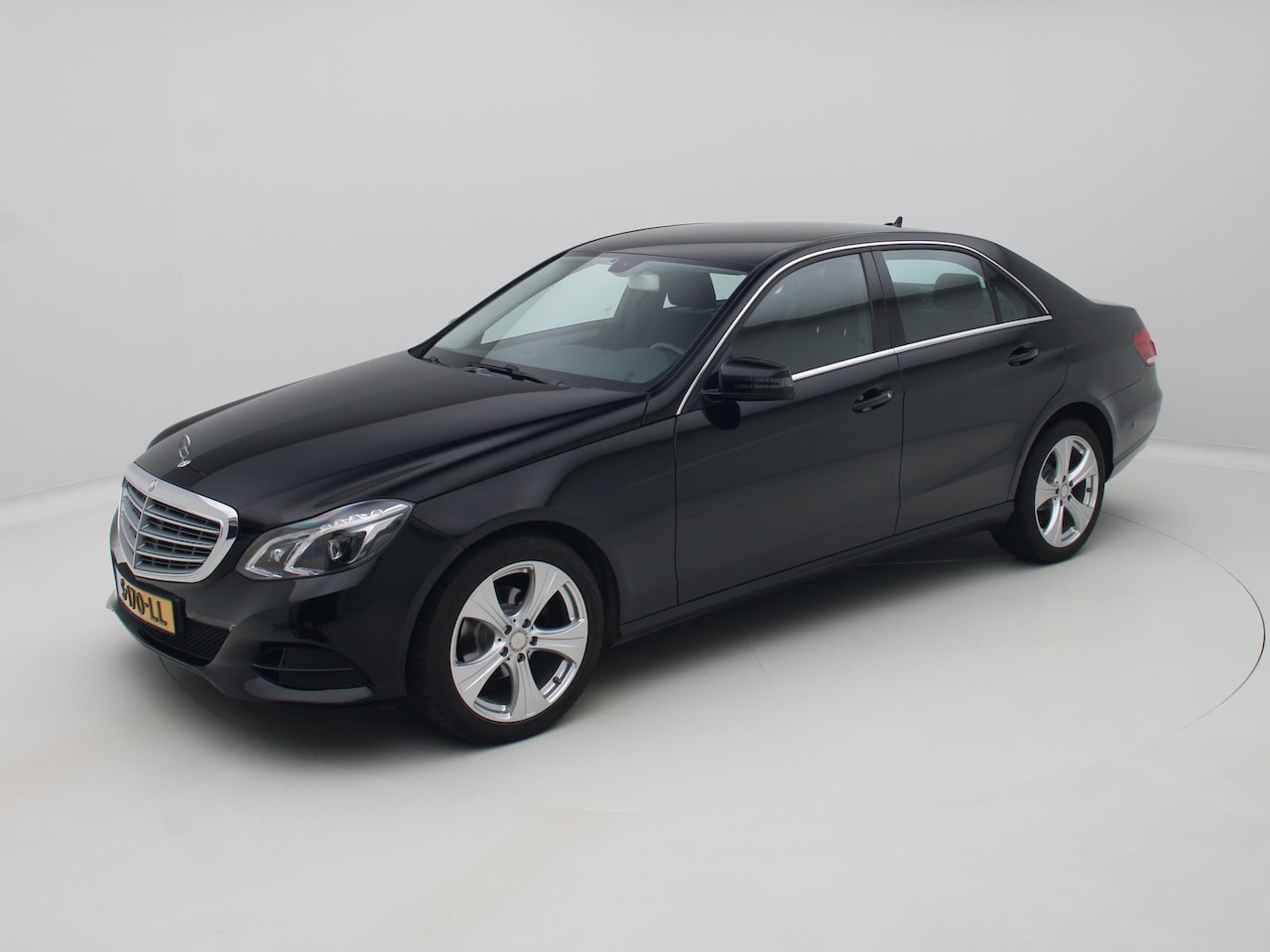 Mercedes-Benz E-klasse - 200 Ambition Aut. UNIEKE KM.STAND.! - AutoWereld.nl