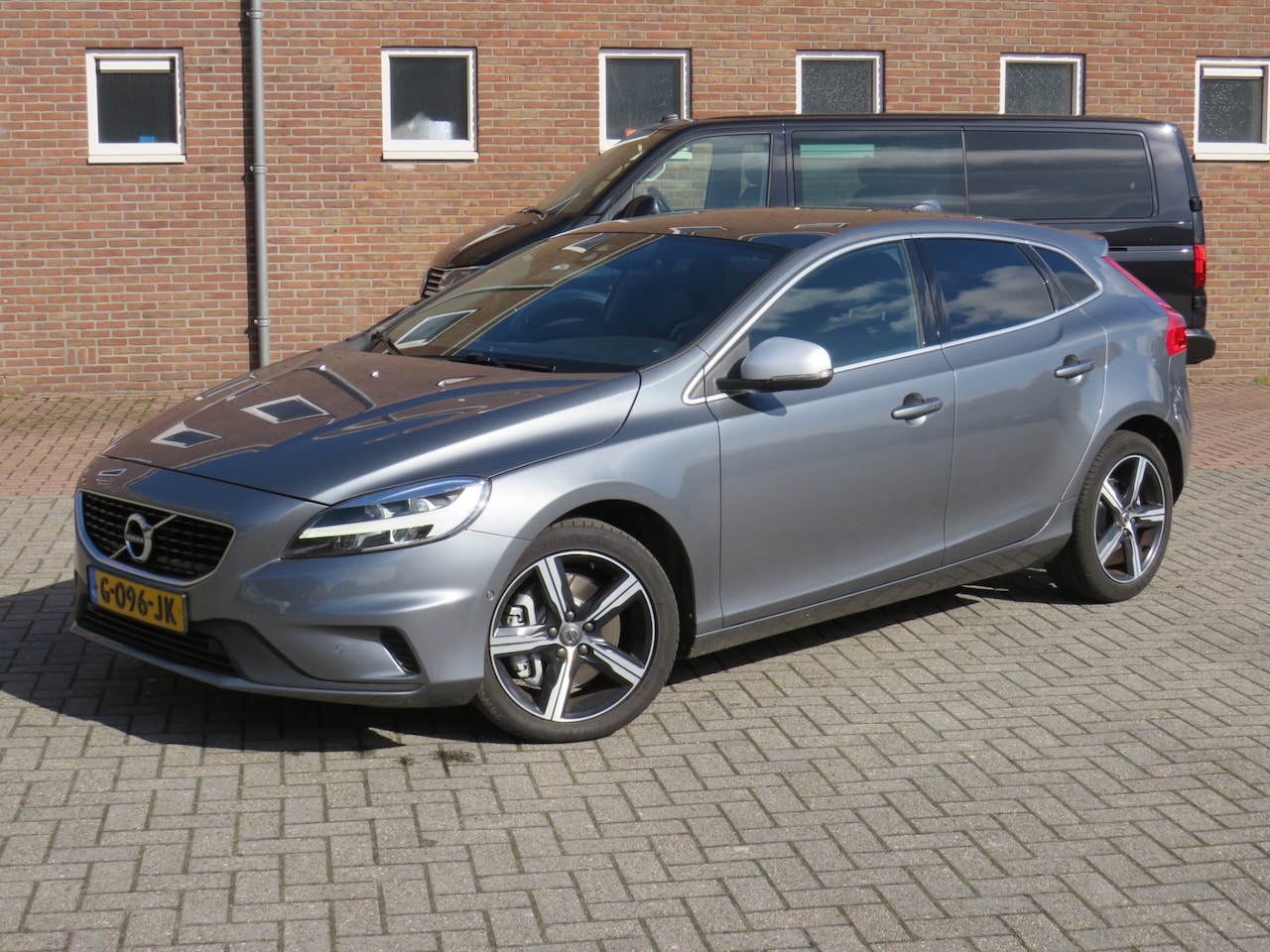 Volvo V40 - 1.5 T 4 Cilinder 153Pk Polar+ Sport Geartronic * Rijklaarprijs incl. garantie * R-Design * - AutoWereld.nl