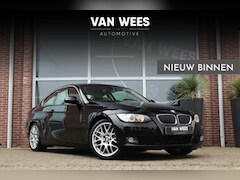 BMW 3-serie Coupé - 325i E92 Executive | 218 pk | Automaat | NL auto | NAP | Xenon | Trekhaak | Sportstuur | C