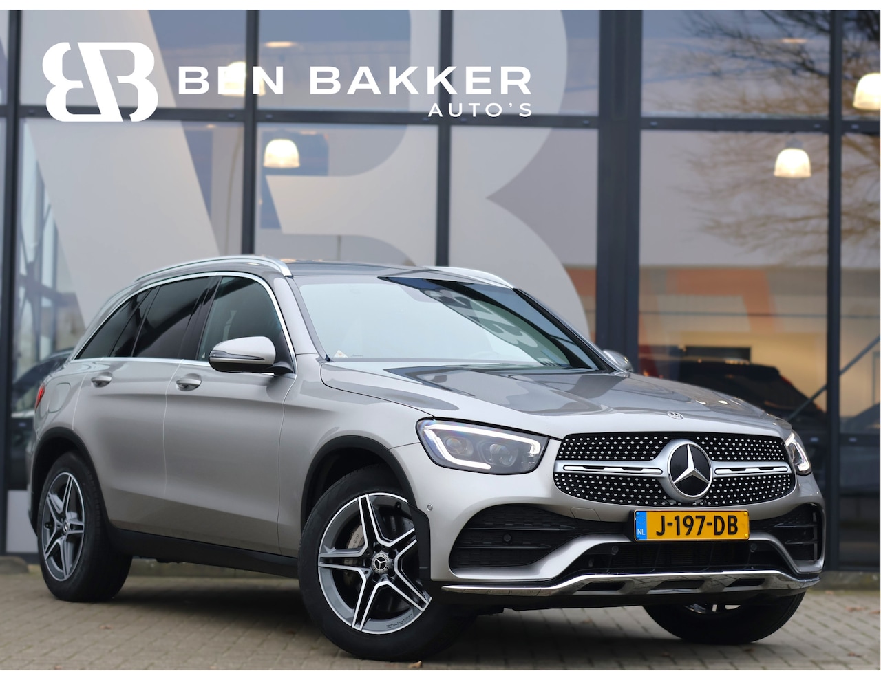 Mercedes-Benz GLC-klasse - 200 Premium AMG Line *Carplay*Cruise*Cam*Haak*Navi* - AutoWereld.nl