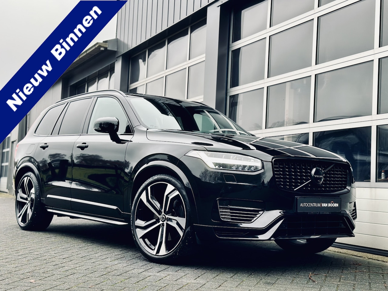 Volvo XC90 - 2.0 T8 | AWD | R-Design | Black Line | Panodak | Luchtvering | Adapt Cruise | Trekhaak | M - AutoWereld.nl