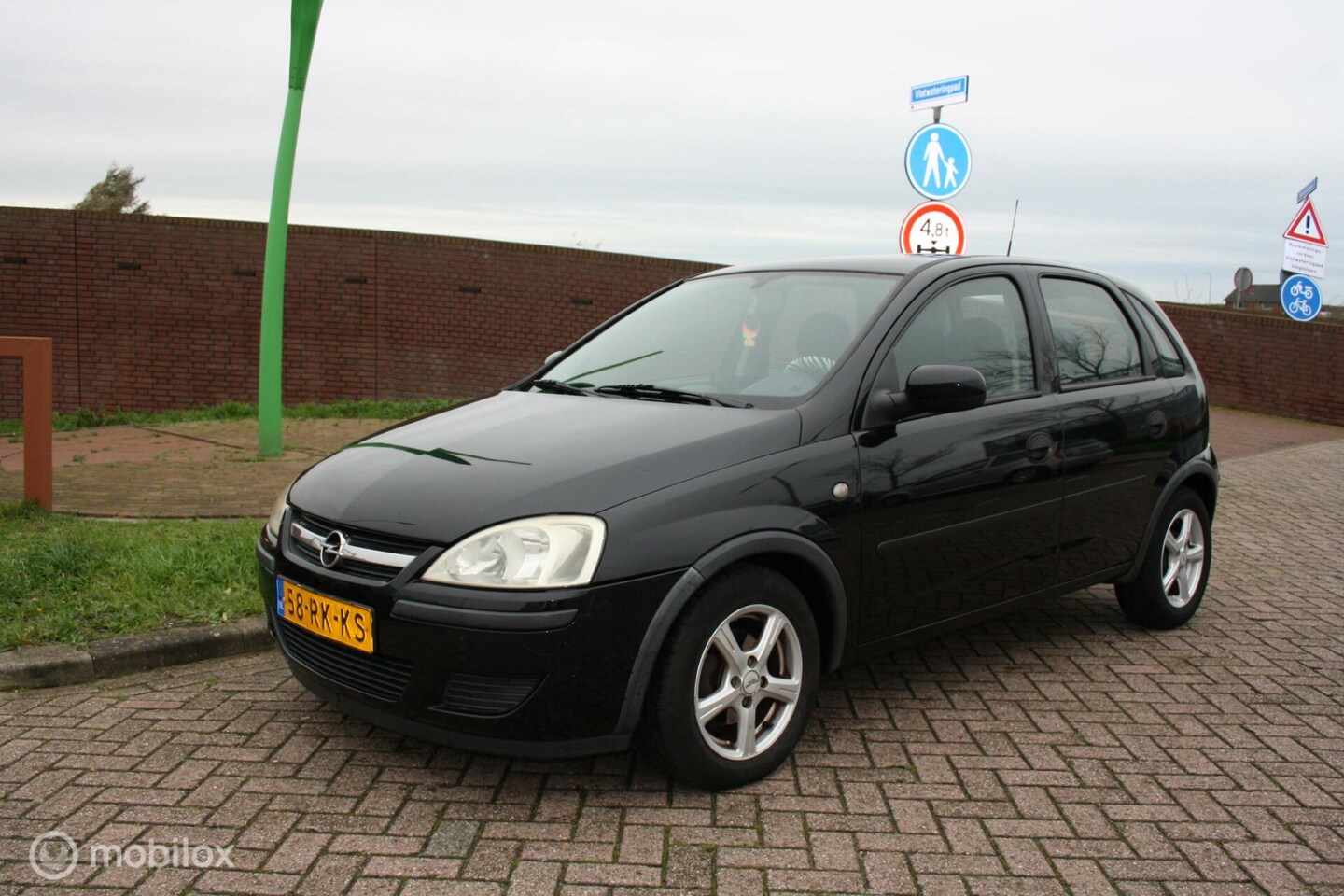 Opel Corsa - 1.2-16V Enjoy 1.2-16V Enjoy nieuwe APK - AutoWereld.nl