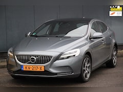 Volvo V40 - 2.0 D2 Nordic+ Panorama/Xenon/Leer/Camera/Parkeersensor v, a/Trekhaak afneembaar