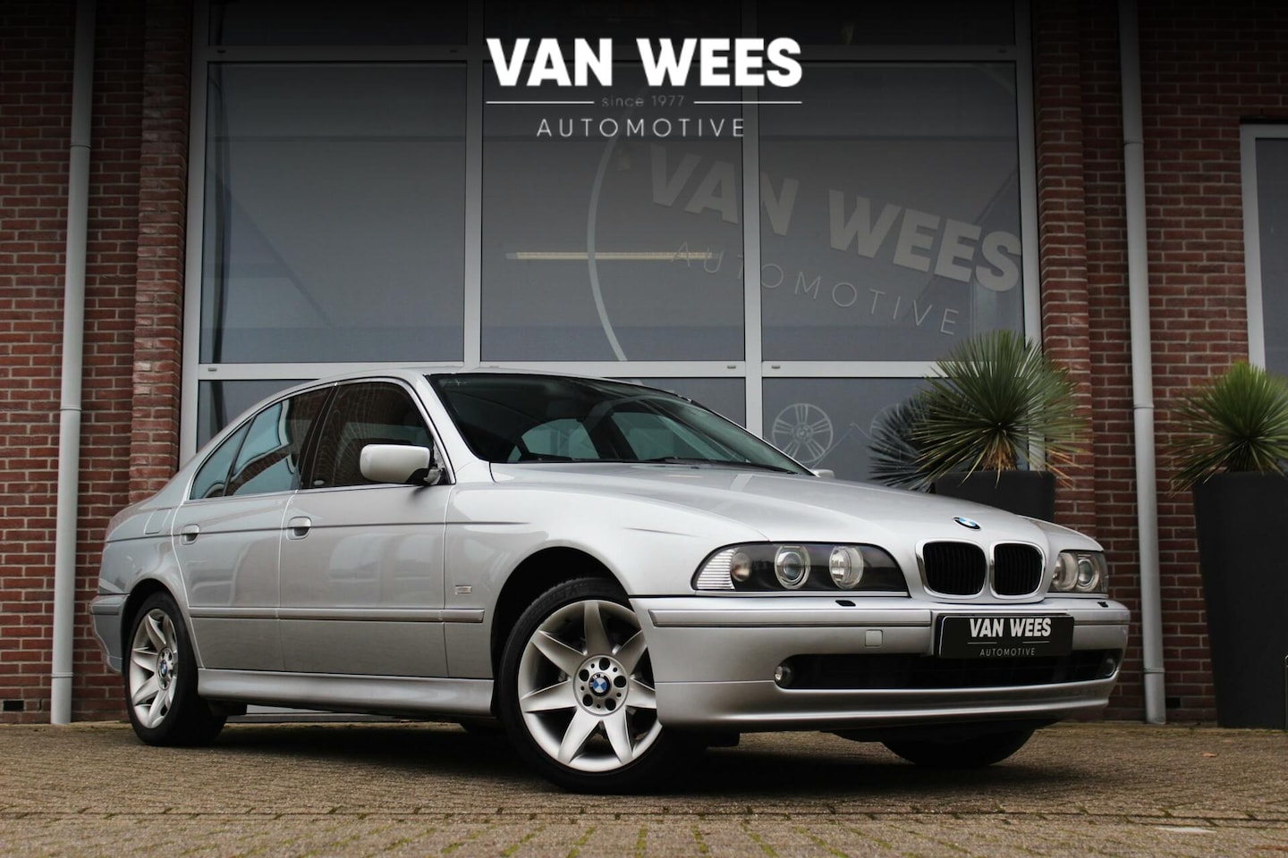 BMW 5-serie - 520i E39 Sedan Edition | NL auto | Automaat | Leer | Xenon | Navi | Trekhaak | PDC | Cruis - AutoWereld.nl