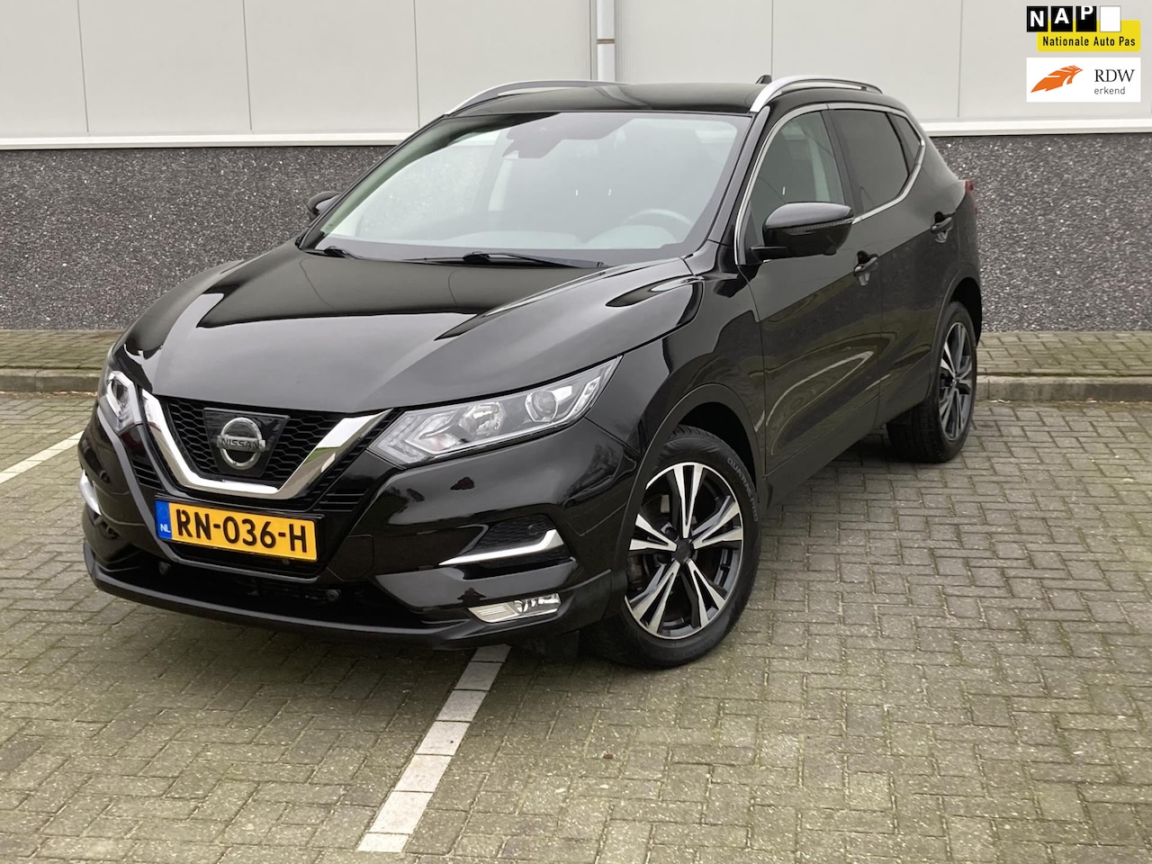 Nissan Qashqai - 1.2 N-Connecta automaat 360 camera trekhaak - AutoWereld.nl