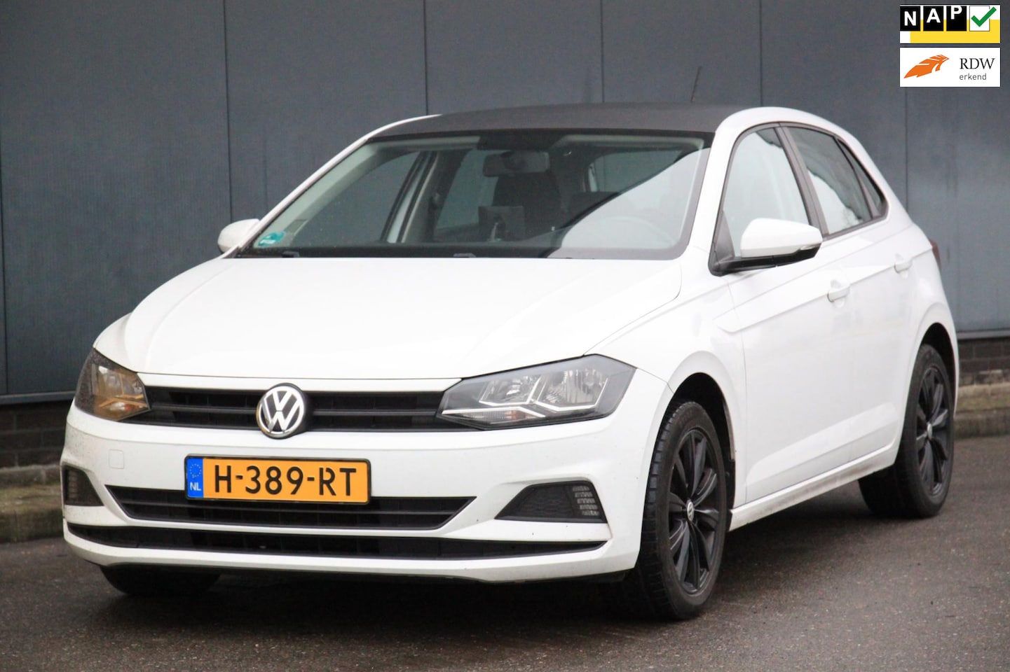 Volkswagen Polo - 1.0 MPI Comfortline Navigatie/Black Line/Cruise/Trekhaak - AutoWereld.nl