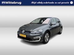 Volkswagen e-Golf - E-DITION / SUBSIDIE/ WARMTEPOMP/ PARK. SENSOREN/ LED/ APP CONNECT/ ADAPT. CRUISE/ NAVI/ CL