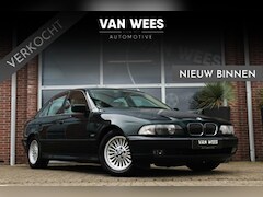 BMW 5-serie - 540i E39 Executive Sedan | 286 pk | V8 | Origineel | NL auto | Leer | NAP | Youngtimer | C