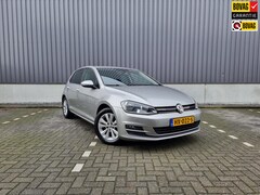 Volkswagen Golf - 1.0 TSI Business Edition Connected / Achteruitrijcamera / Airco