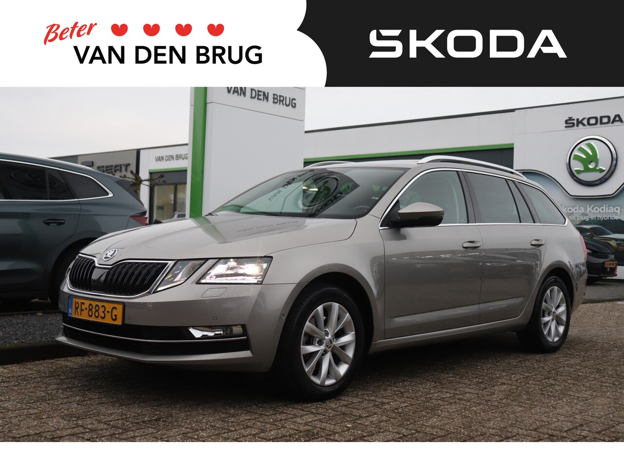 Skoda Octavia Combi - 1.0 TSI 115pk AUTOMAAT Style Business | Trekhaak | Panoramadak | Adaptieve cruise control - AutoWereld.nl