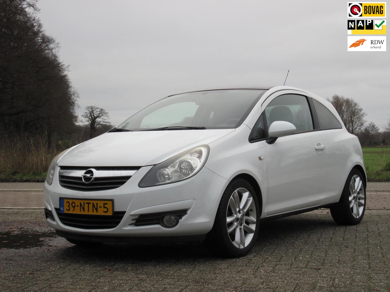 Opel Corsa - 1.4-16V Color Edition 1.4-16V Color Edition - AutoWereld.nl