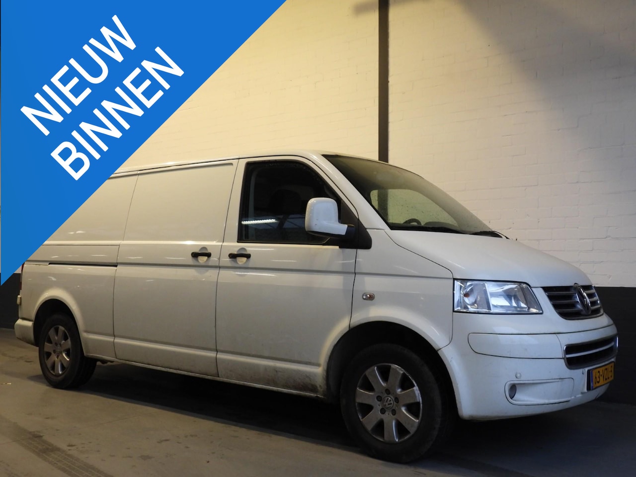 Volkswagen Transporter - 2.5 TDI L2 4Motion T-Edition EXPORT! - AutoWereld.nl