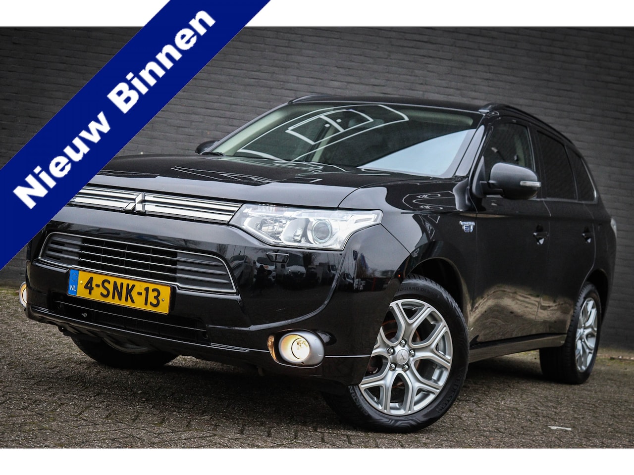 Mitsubishi Outlander - 2.0 PHEV Intense + Van 10.950,- Voor 9.950,- - AutoWereld.nl