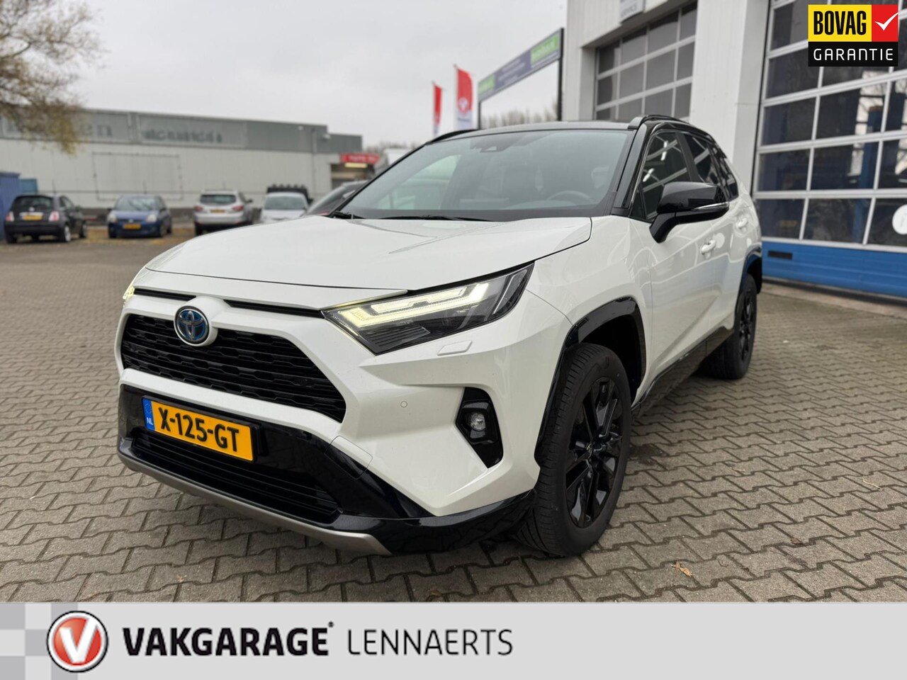 Toyota RAV4 - 2.5 Hybrid Bi-Tone Automaat TREKHAAK (RIJKLAARPRIJS / BOVAG) - AutoWereld.nl