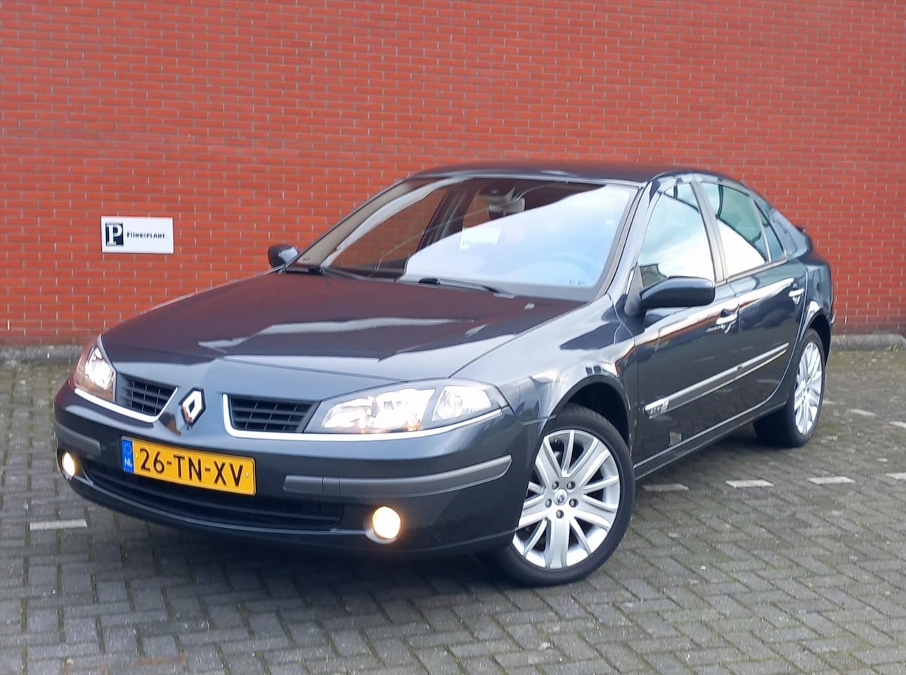 Renault Laguna - 2.0 16V Tech Line Navigatie - AutoWereld.nl