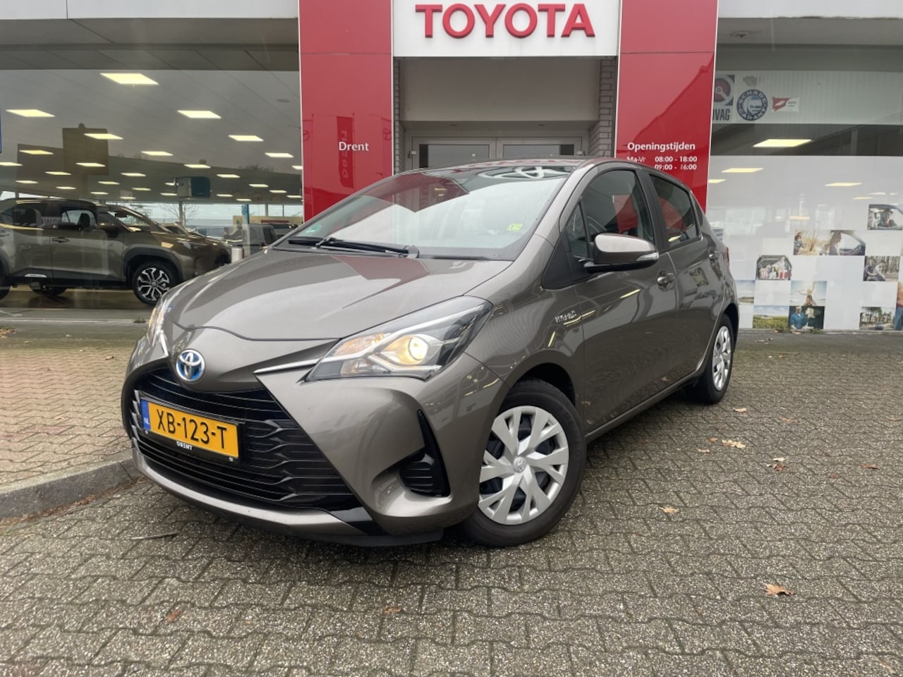 Toyota Yaris - 1.5 Hybrid Active | Navi | Achteruitrijcamera | Rijstrookassiste - AutoWereld.nl