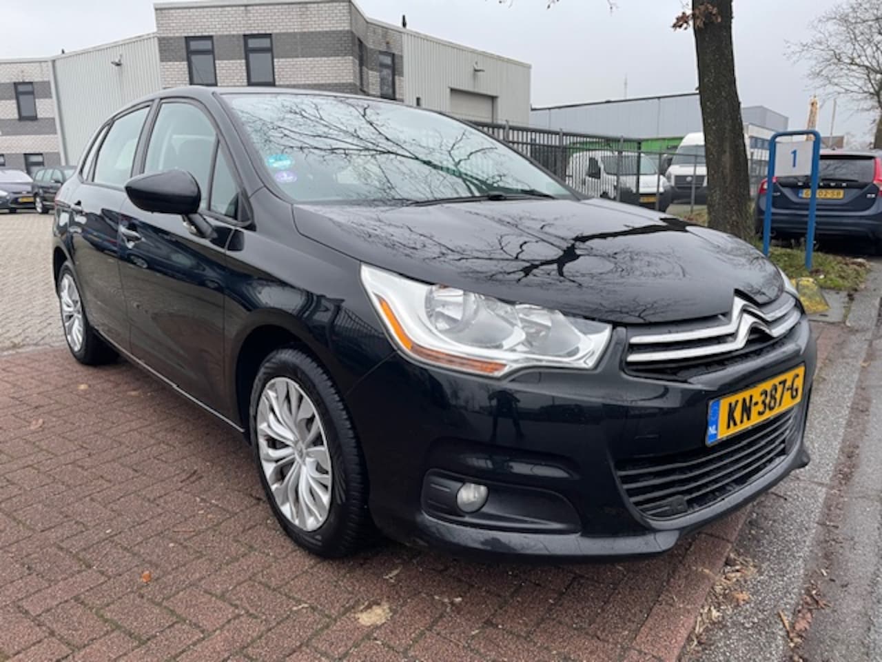 Citroën C4 - 1.4 VTi 5deurs Attraction Airco,Cruisecontrol EXPORT PRIJS - AutoWereld.nl