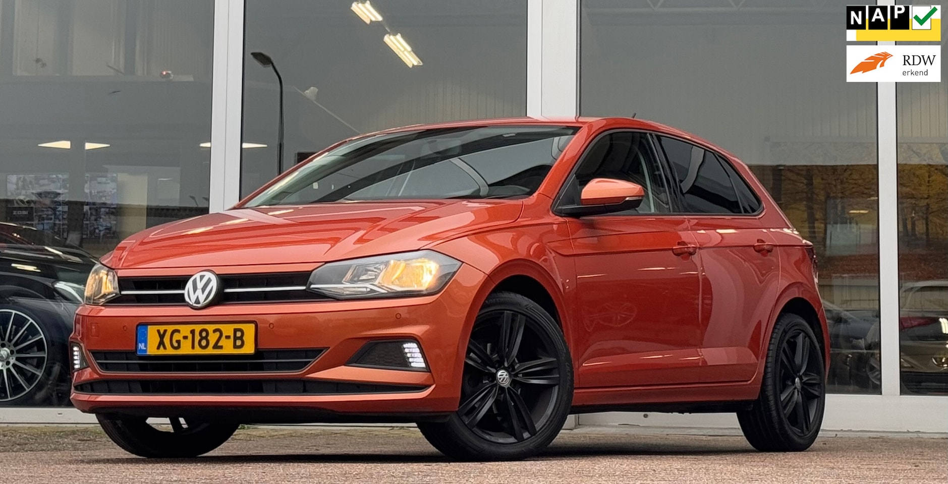 Volkswagen Polo - 1.0 TSI Comfortline Business Automaat 17" LM velgen Mooi! - AutoWereld.nl