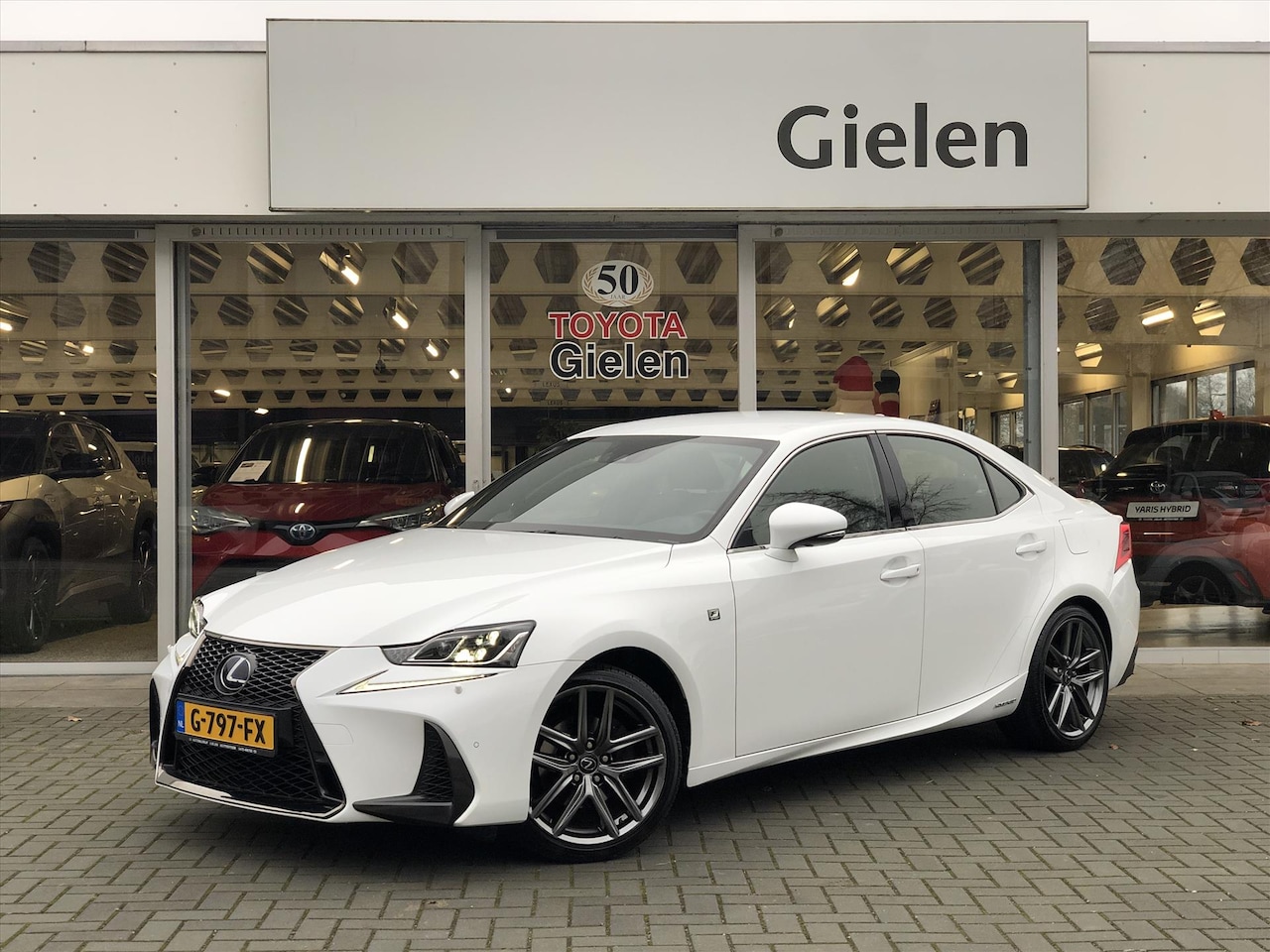 Lexus IS - 300h 223pk F Sport Line | Premium Navigatie, Leer, Geheugenfunctie, Stoelventilatie, Parke - AutoWereld.nl