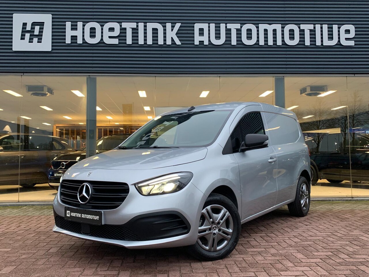 Mercedes-Benz Citan - 110 CDI PRO | LED | Trekhaak | Camera | Stoelverwarming - AutoWereld.nl