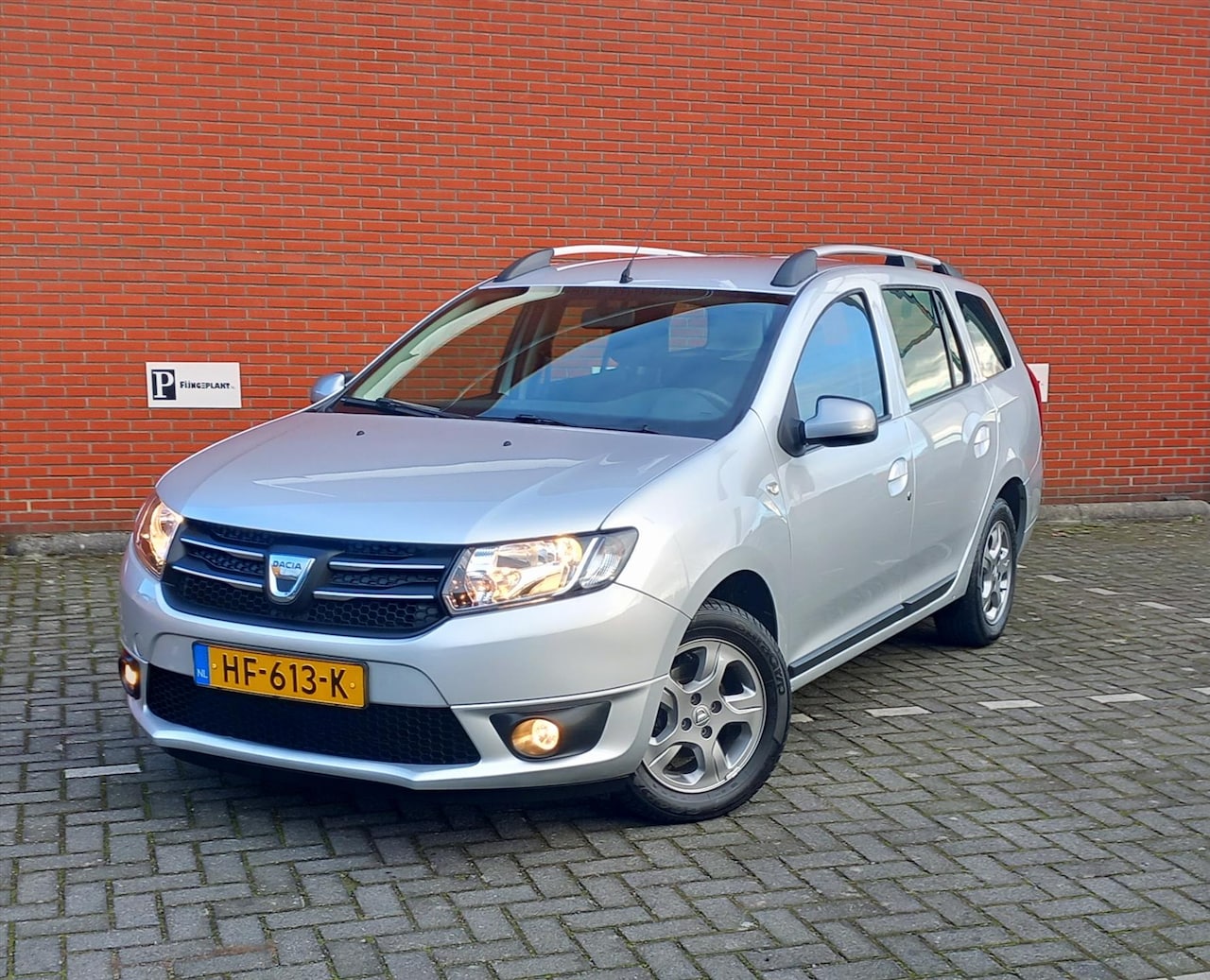 Dacia Logan - 0.9 Tce 90pk S&amp;S 10th Anniversary - AutoWereld.nl