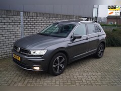 Volkswagen Tiguan - 1.5 TSI ACT Highline Business R Autom Panodak Navi Camera Adaptieve Cruise Clima 2x PDC St