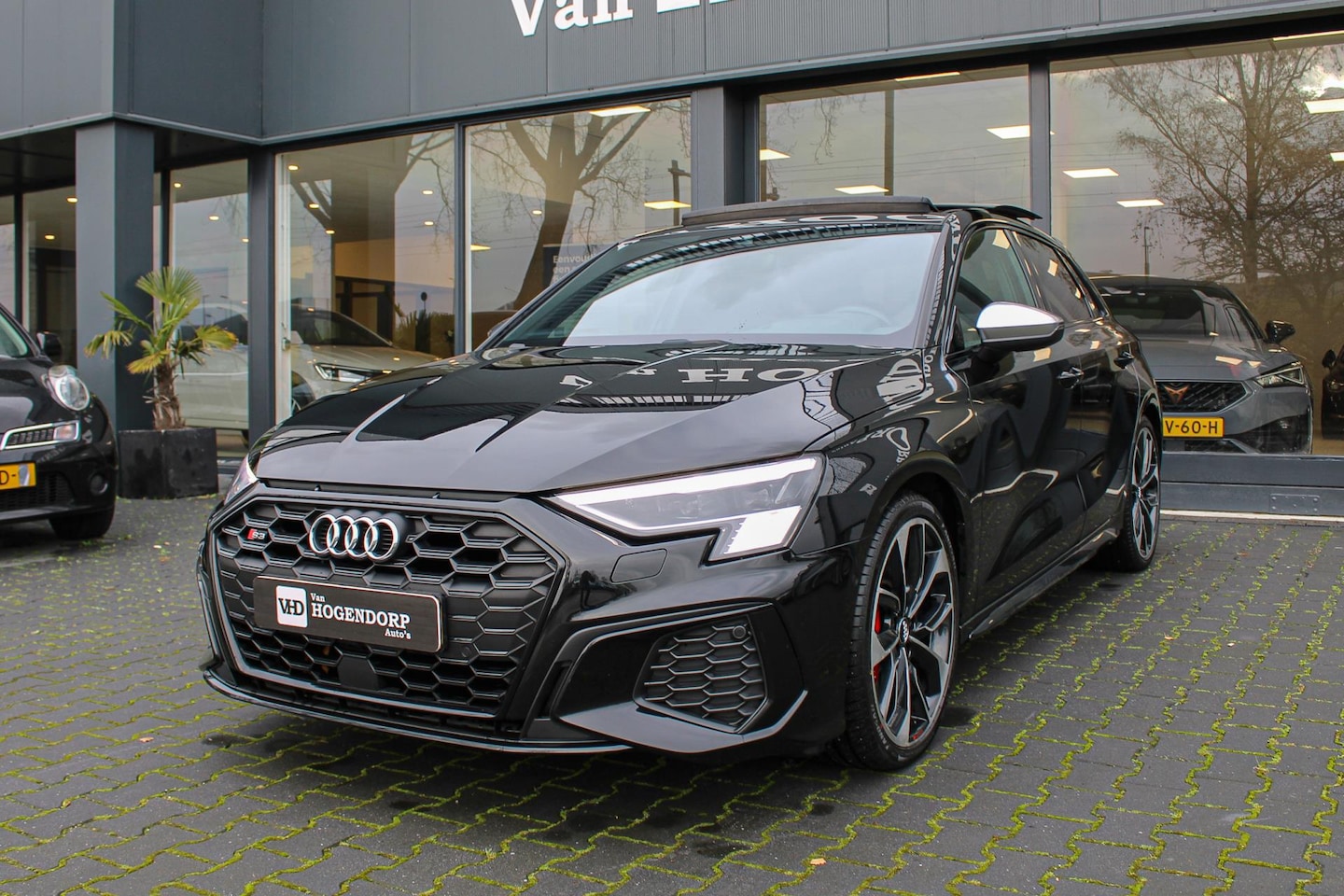 Audi A3 Sportback - 2.0 TFSI S3 QUATTRO PANO B&O HEAD-UP CAMERA SFEER - AutoWereld.nl