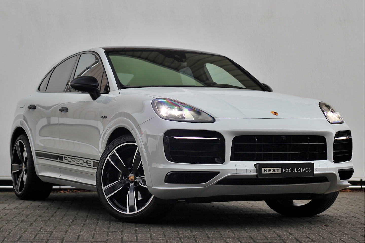 Porsche Cayenne Coupé - 3.0 E-Hybrid Platinum Edition | Pano | BTW | Sport Chrono | Bose | Trekhaak - AutoWereld.nl