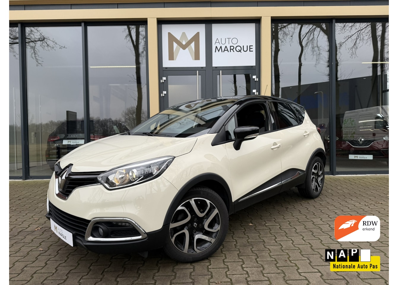 Renault Captur - 1.2 TCe 120PK Aut. | Dynamique | Navigatie | Cruise Control | 17" LM Velgen | Climate Cont - AutoWereld.nl